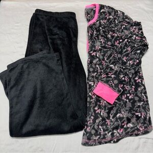 Secret Treasures Black and Pink Floral Sleep Set
